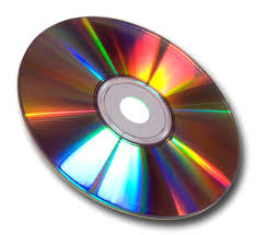 CD (Compact disk) namijenjeni su pohrani glazbe i podataka, a mogu imati kapacitet do oko 700 MB ili 80 minuta glazbe